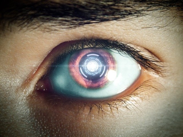 ojo de un robot con inteligencia artificial