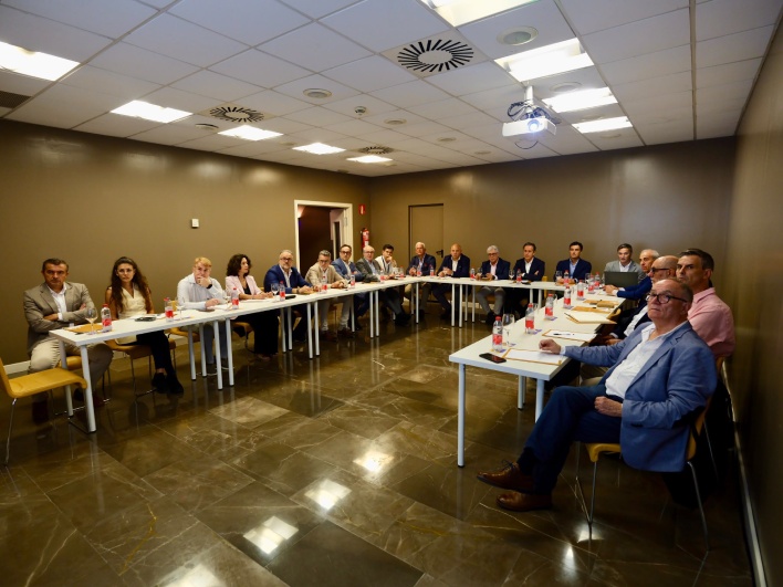 reunión del comité de la feria